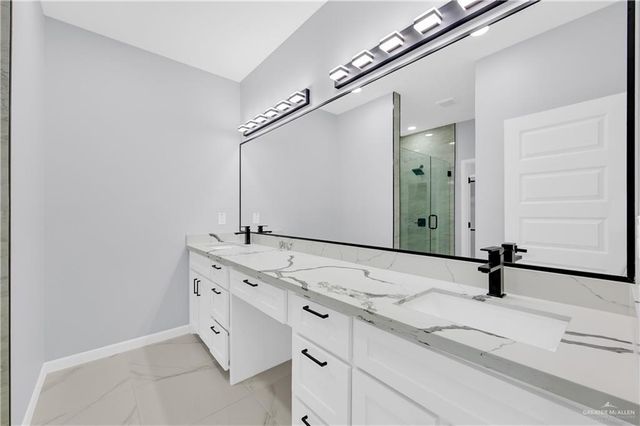 912 Bella Avenue, Alamo, TX 78516