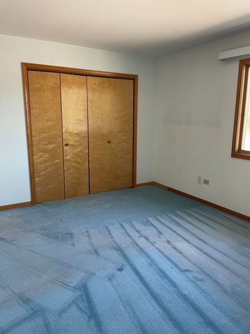 12901 S Muskegon Avenue, Chicago, IL 60633