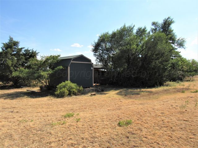 6761 County Rd 11, Shamrock, TX 79079