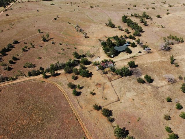 6761 County Rd 11, Shamrock, TX 79079