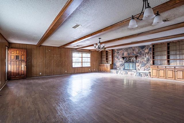 6761 County Rd 11, Shamrock, TX 79079