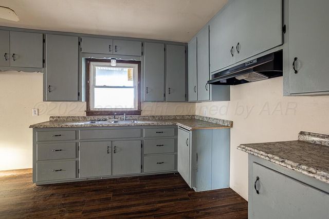 6761 County Rd 11, Shamrock, TX 79079