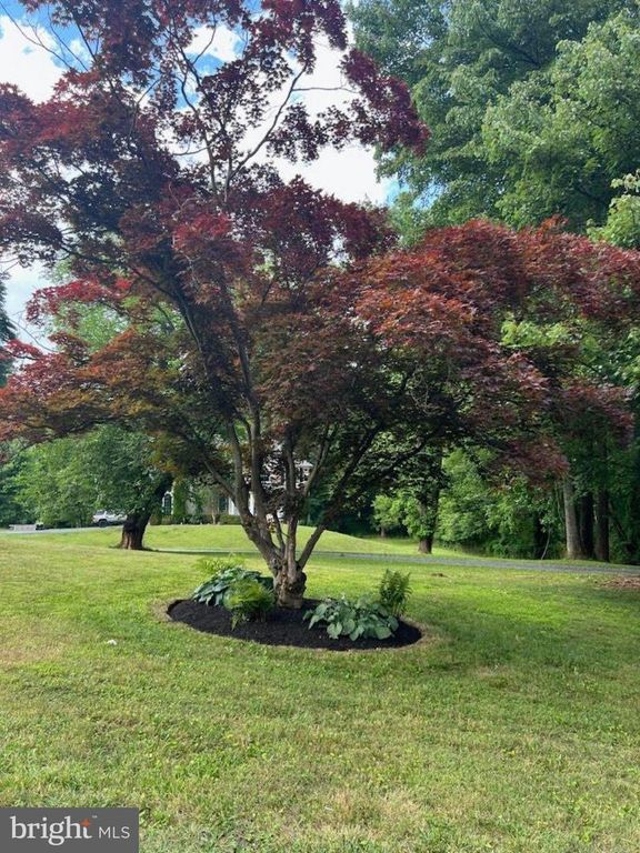 7504 GLENNON DR, Bethesda, MD 20817