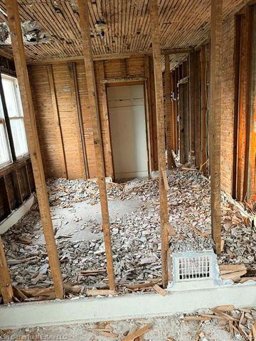 11881 Saint Patrick Street, Detroit, MI 48205