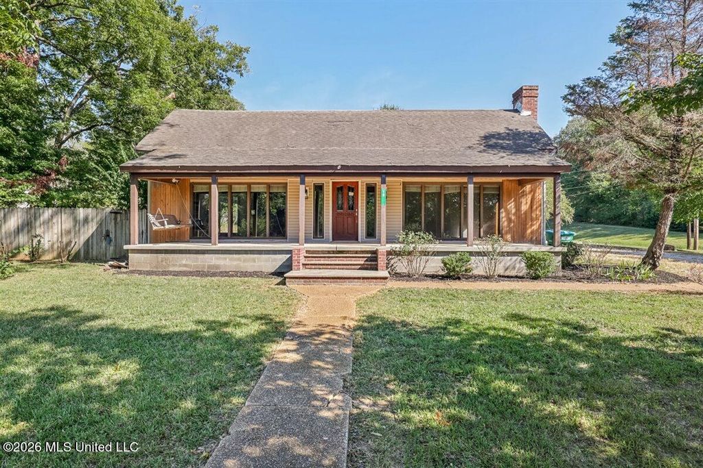 10 W Railroad Avenue, Byhalia, MS 38611 — exterior