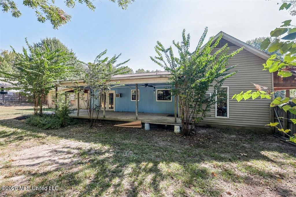 10 W Railroad Avenue, Byhalia, MS 38611 — photo 4