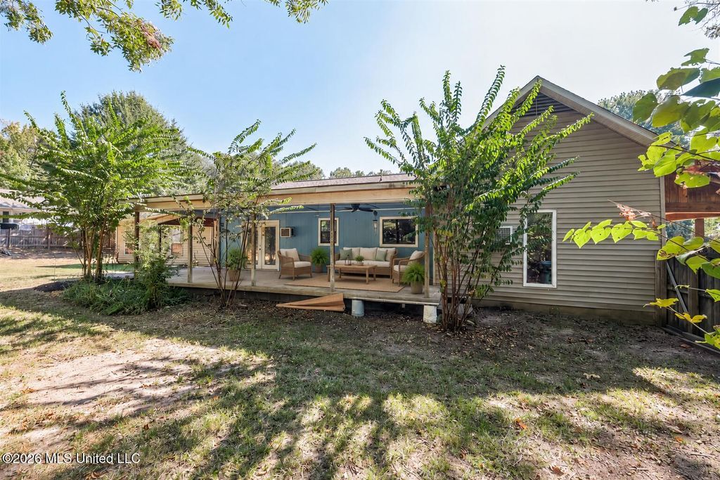 10 W Railroad Avenue, Byhalia, MS 38611 — photo 5