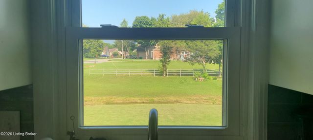 7001 Monty Ln, Louisville, KY 40291