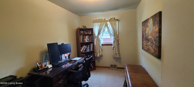 7001 Monty Ln, Louisville, KY 40291