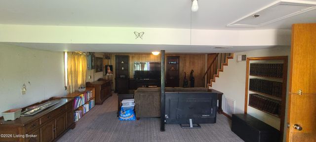 7001 Monty Ln, Louisville, KY 40291