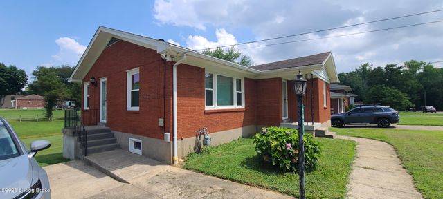 7001 Monty Ln, Louisville, KY 40291