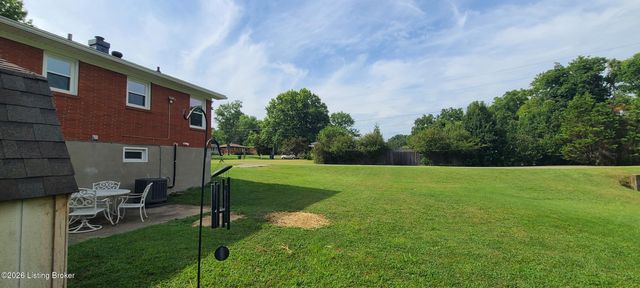 7001 Monty Ln, Louisville, KY 40291