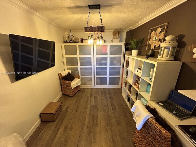 800 NE 195th St 409, Miami, FL 33179