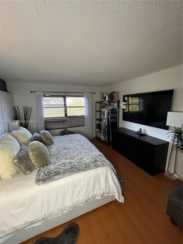 800 NE 195th St 409, Miami, FL 33179