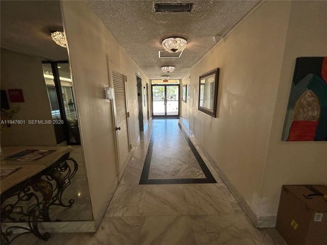 800 NE 195th St 409, Miami, FL 33179