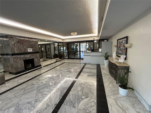 800 NE 195th St 409, Miami, FL 33179