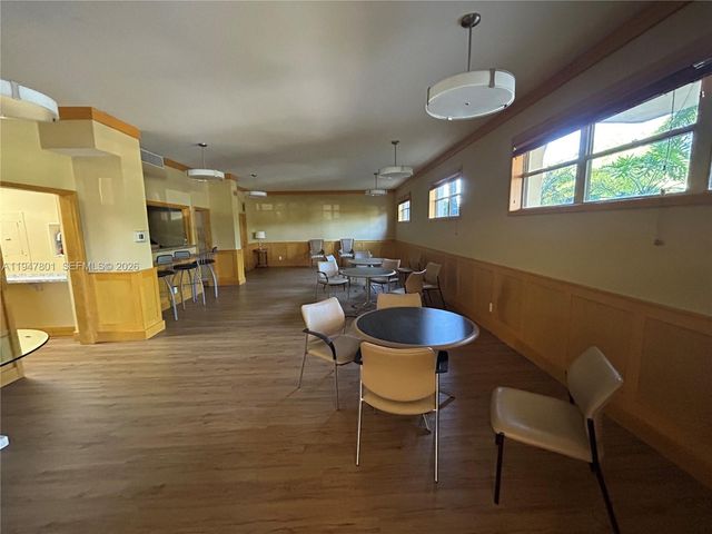 800 NE 195th St 409, Miami, FL 33179