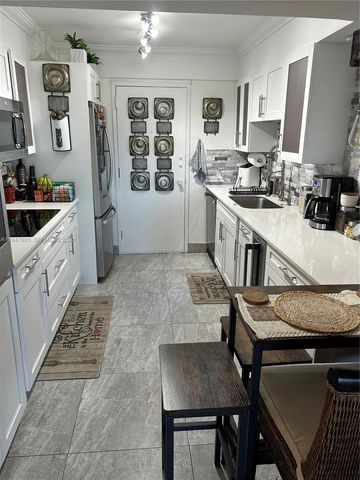 800 NE 195th St 409, Miami, FL 33179