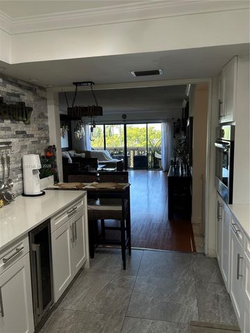 800 NE 195th St 409, Miami, FL 33179