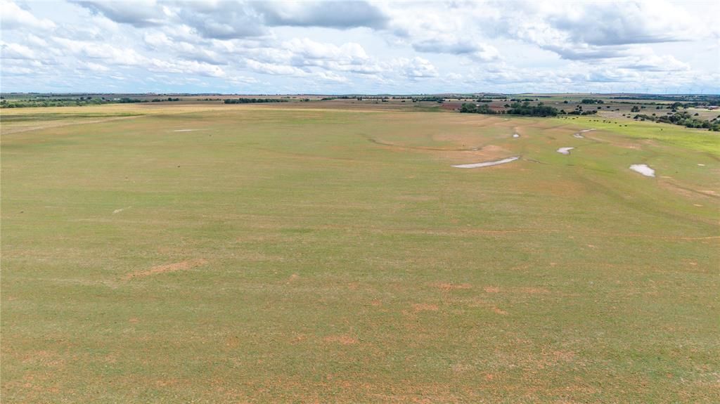 Image 3 of property listing at S I-40 Frontage Road, Weatherford, OK 73096