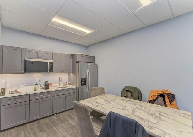 1 Paarlberg Road, Glenwood, IL 60425