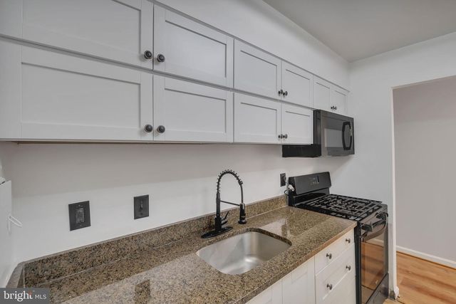 17 CANTERBURY SQ #103, Alexandria, VA 22304