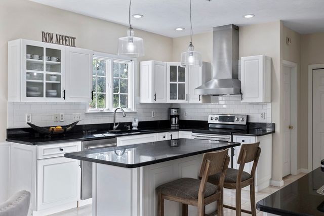 7 Muir Way, Marlborough, MA 01752