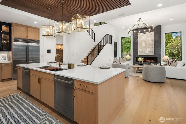 16408 NE 10th Place, Bellevue, WA 98008