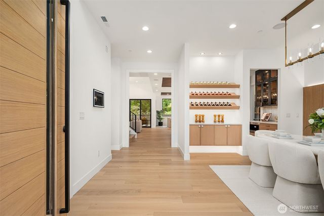 16408 NE 10th Place, Bellevue, WA 98008