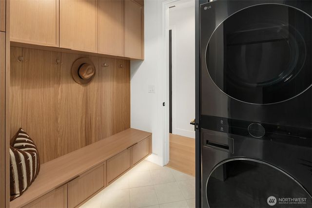 16408 NE 10th Place, Bellevue, WA 98008