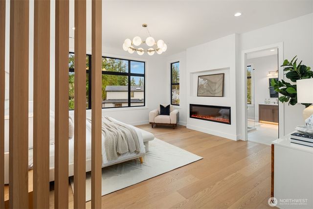 16408 NE 10th Place, Bellevue, WA 98008