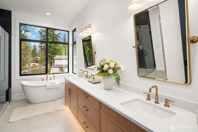 16408 NE 10th Place, Bellevue, WA 98008