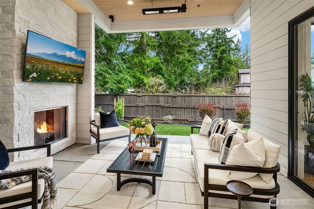 16408 NE 10th Place, Bellevue, WA 98008