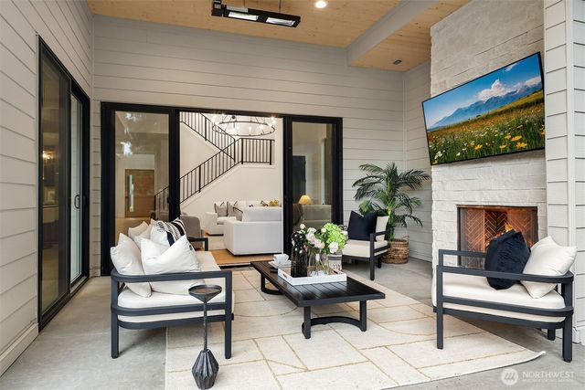 16408 NE 10th Place, Bellevue, WA 98008