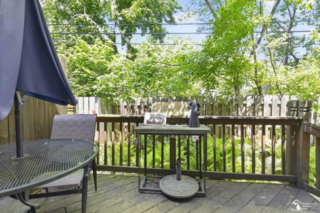 2604 Rochester Road 11, Royal Oak, MI 48073