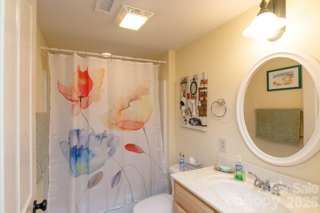 222 Creekside Way D301, Burnsville, NC 28714