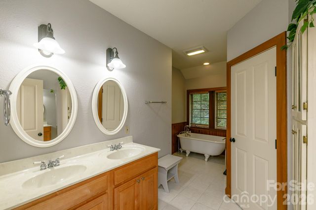 222 Creekside Way D301, Burnsville, NC 28714