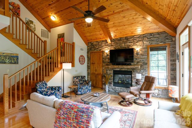 222 Creekside Way D301, Burnsville, NC 28714