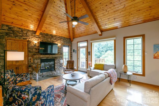 222 Creekside Way D301, Burnsville, NC 28714