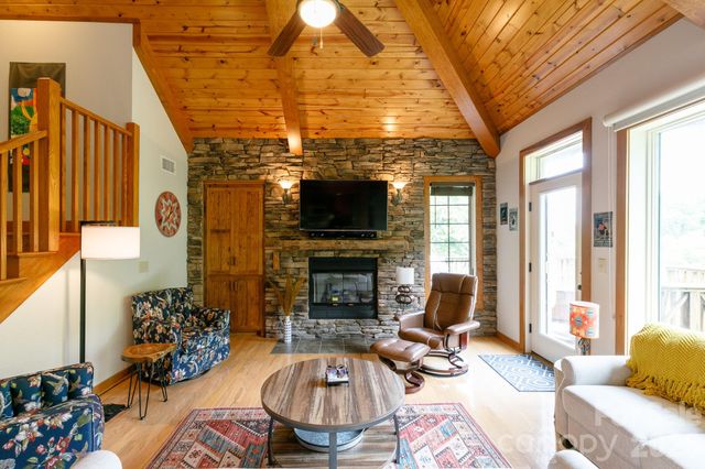222 Creekside Way D301, Burnsville, NC 28714