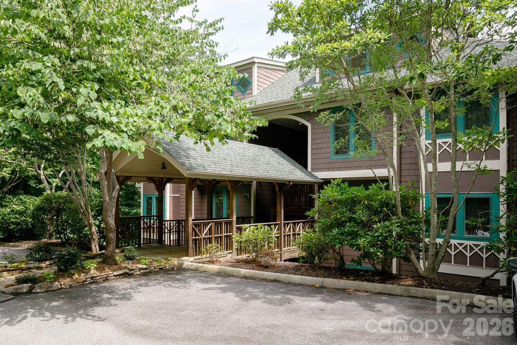 222 Creekside Way D301, Burnsville, NC 28714
