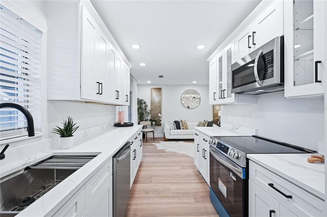 18320 DOLLY BROOK LANE, Lutz, FL 33549