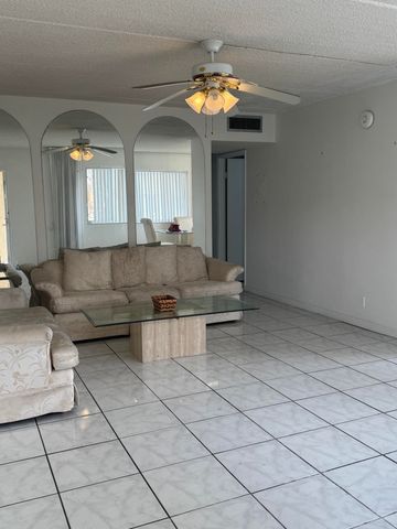 700 VILLAGE GREEN Court 221, Palm Springs, FL 33461