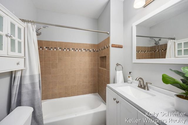 924 Elliott Street SE, Grand Rapids, MI 49507