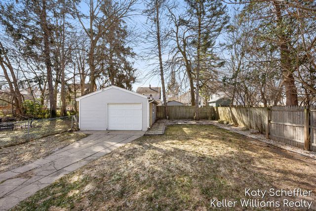 924 Elliott Street SE, Grand Rapids, MI 49507