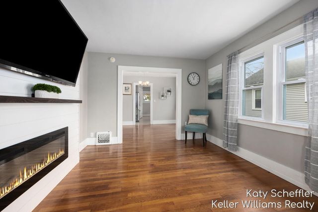 924 Elliott Street SE, Grand Rapids, MI 49507