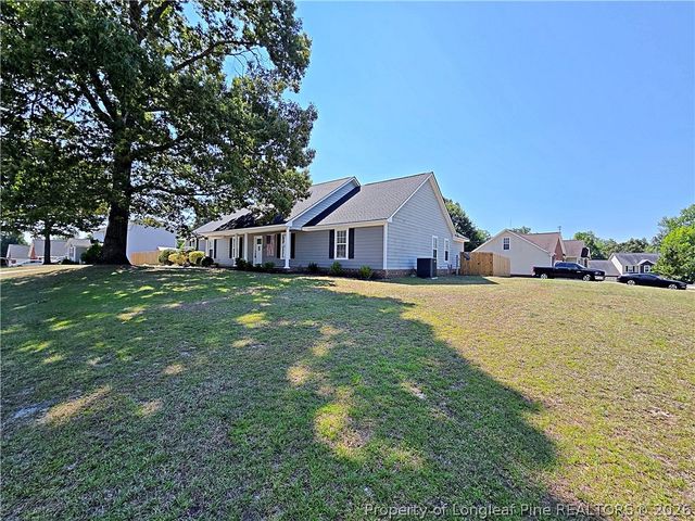 112 Forest Creek Drive, Raeford, NC 28376