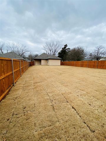 307 N Colbert Avenue, Sherman, TX 75090