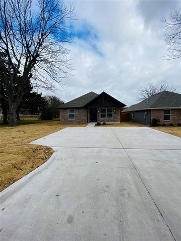 307 N Colbert Avenue, Sherman, TX 75090