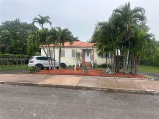516 Boabadilla St, Coral Gables, FL 33134